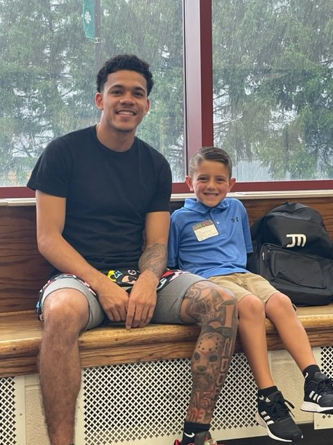 CdaleClovers's tweet photo. Thank you to CHS grad & Oakland University guard, Jalen Moore, for giving back to our Clovers. Jalen donated backpacks full of school supplies to students. We are very proud of you @lil_jmoore34 for all that you have accomplished! Keep up the great work! Always a Clover! 🍀 https://t.co/cLUfoqIrC1