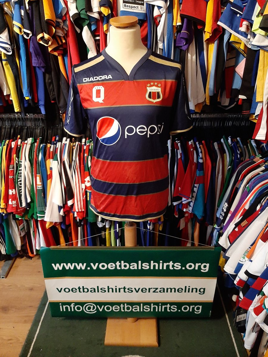 vtblshirts's tweet photo. For today's #shirtoftheday we stay far away. Today we are in Ecuador. Its a new addition on https://t.co/EJ3MuFm7iD. @SDQuito_Oficial home, sponsored by @pepsi, @PepsiNederland. Manufactured by @Diadoraofficial. Shirtnr 2.836 in the collection #footballshirts #shirtscollection https://t.co/3Sj53dTUZn