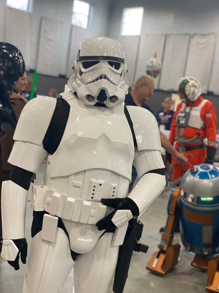 MakazeSquad's tweet photo. HOPE Helps Back to School Bash. 
#starwars #501stLegion #FloridaGarrison #makazesquad #rebellegion #rakurabase #costume #cosplay #droid #astromech #droidbuilders #jedi #Stormtrooper #xwingpilot #tiepilot https://t.co/YTzUMT3AWK