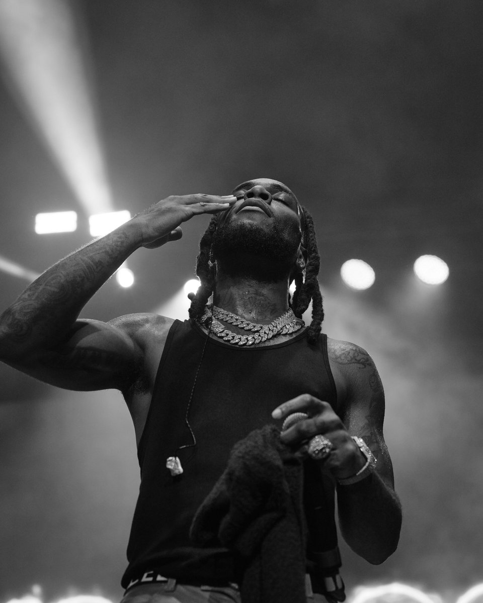 _michaelarinze's tweet photo. Here’s some of my favorite photos I took of Burna Boy on his Love, Damini tour pt. 1 https://t.co/54kggmugie