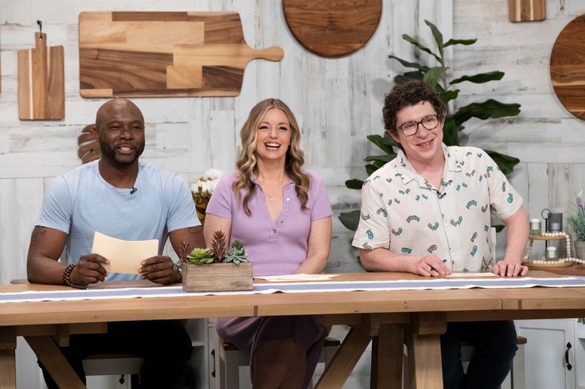 .<a href="/thepioneerwoman/">Ree Drummond - The Pioneer Woman</a> is checking in on tonight's competitors! #BigBadBudgetBattle