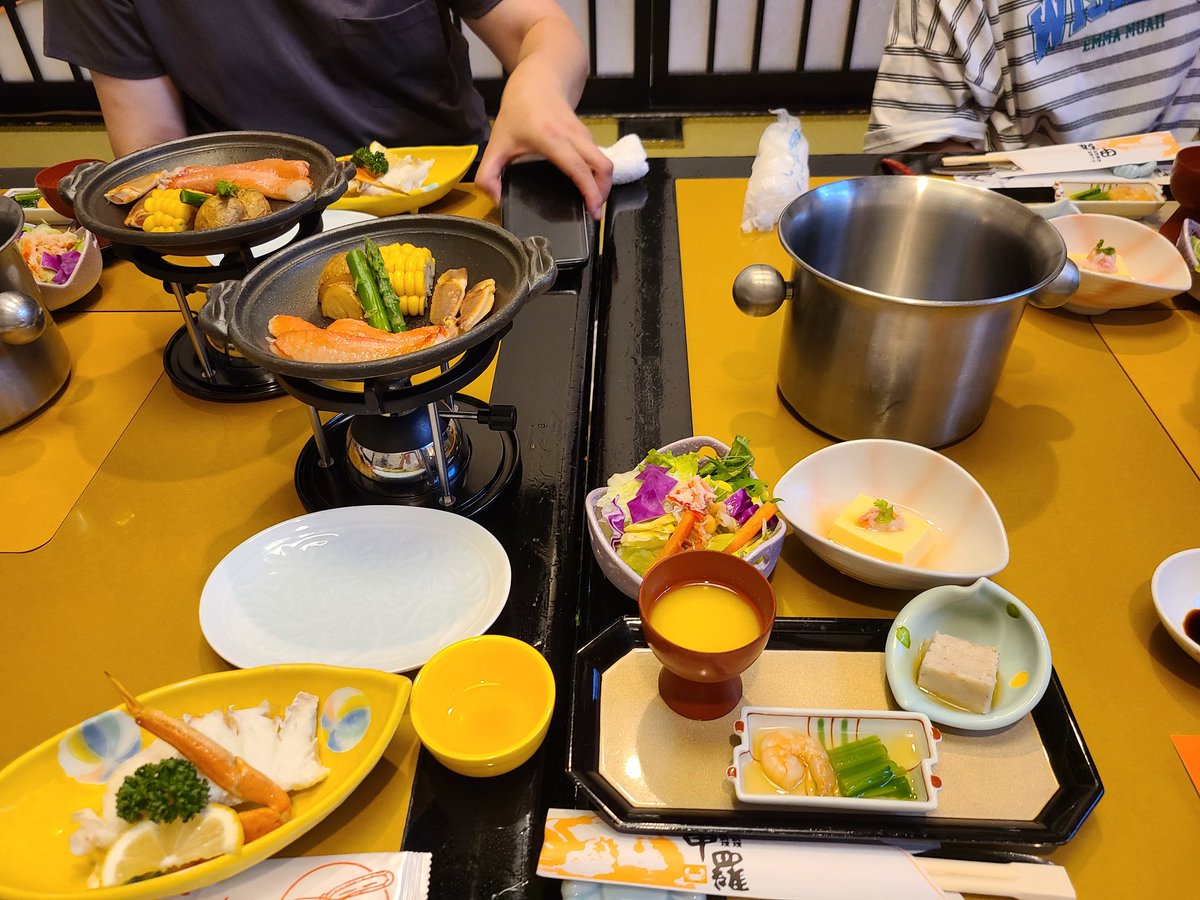 shunwasaGG's tweet photo. 引っ越し祝いでカニ食った。めっちゃ美味かった。
#���ォートナイト #カニ #蟹 #飯テロ #しゅんわさ https://t.co/Y0LYbvcyRR