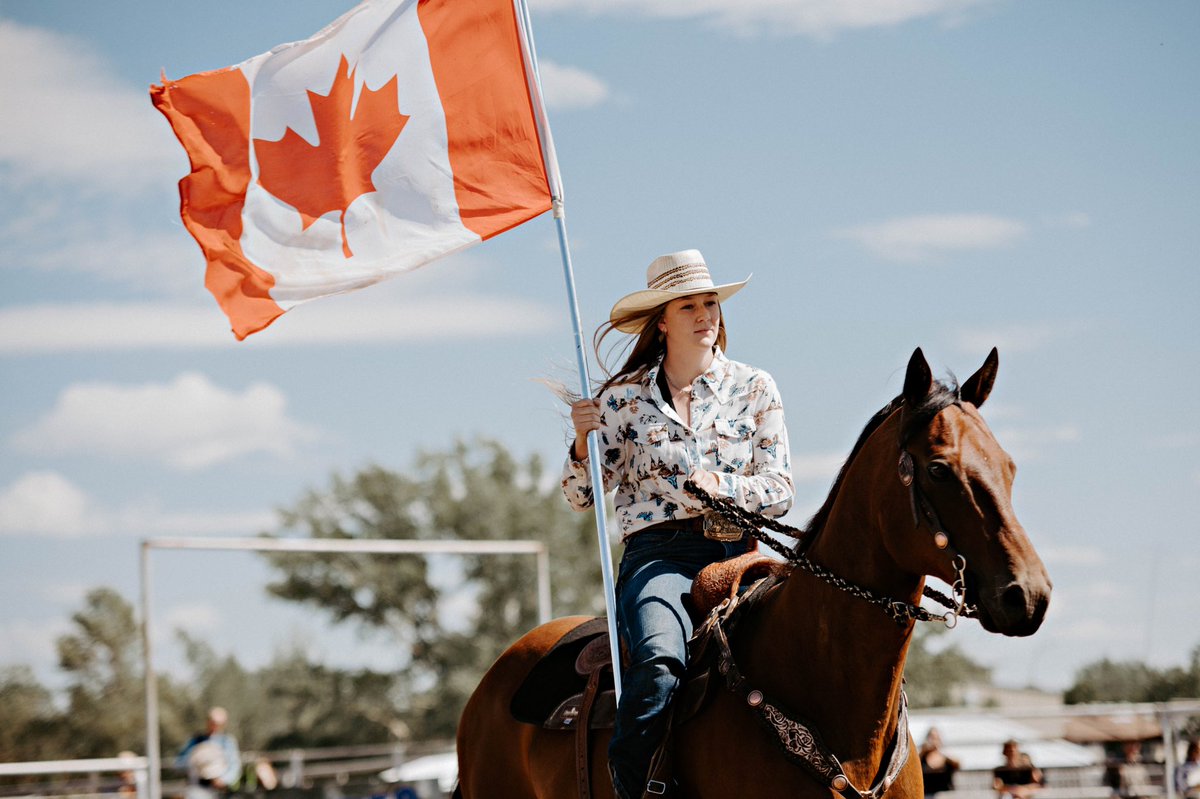 dd_willy's tweet photo. From hockey to horses, this little lady is having a fabulous summer! Rodeos, slot races, jackpots and ice sessions are keeping her busy this summer! #kaylee07 https://t.co/T32u5pnJtf