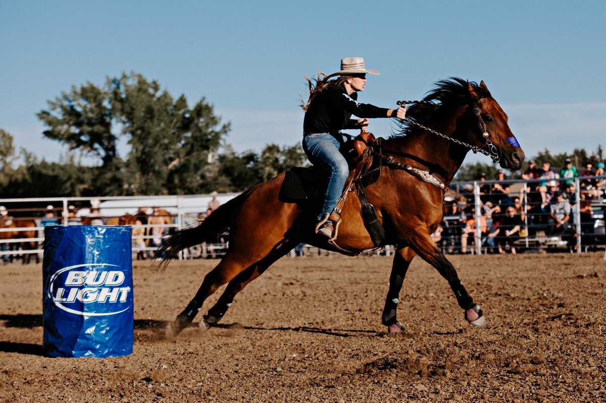 dd_willy's tweet photo. From hockey to horses, this little lady is having a fabulous summer! Rodeos, slot races, jackpots and ice sessions are keeping her busy this summer! #kaylee07 https://t.co/T32u5pnJtf
