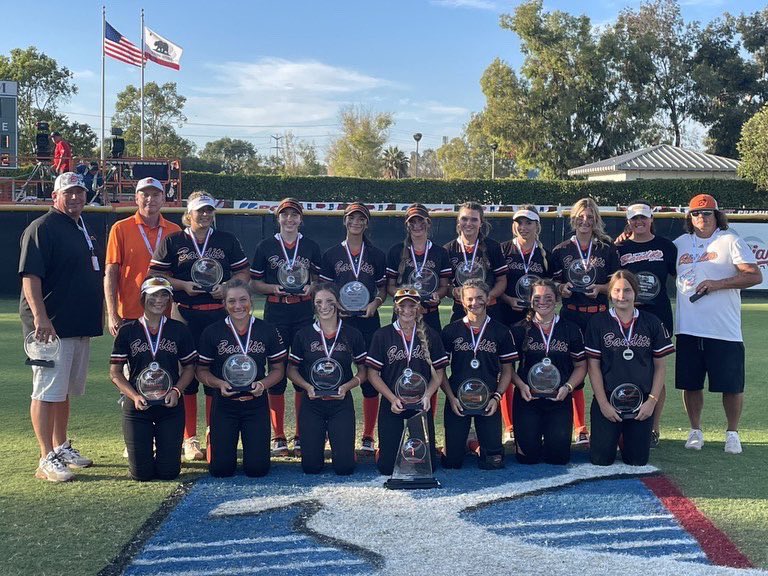 PGF 14u runners up! Not a bad way to end a great year! Proud of my team and coaches for the fight and grind to get us there. We will be back!!! 💪🥎@DemariniBandits @ExtraInningSB @Los_Stuff @BrenttEads @PGFnetwork @LegacyLegendsS1 @tagupSoftball @IHartFastpitch @Softball_Home