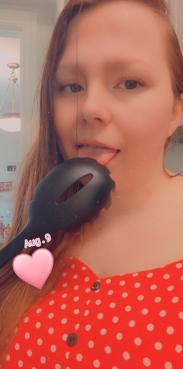 Sexxy Jaimie 💋 on Twitter: "RT @SweetLillie24: Let me cook you dinner while naked 🥵"