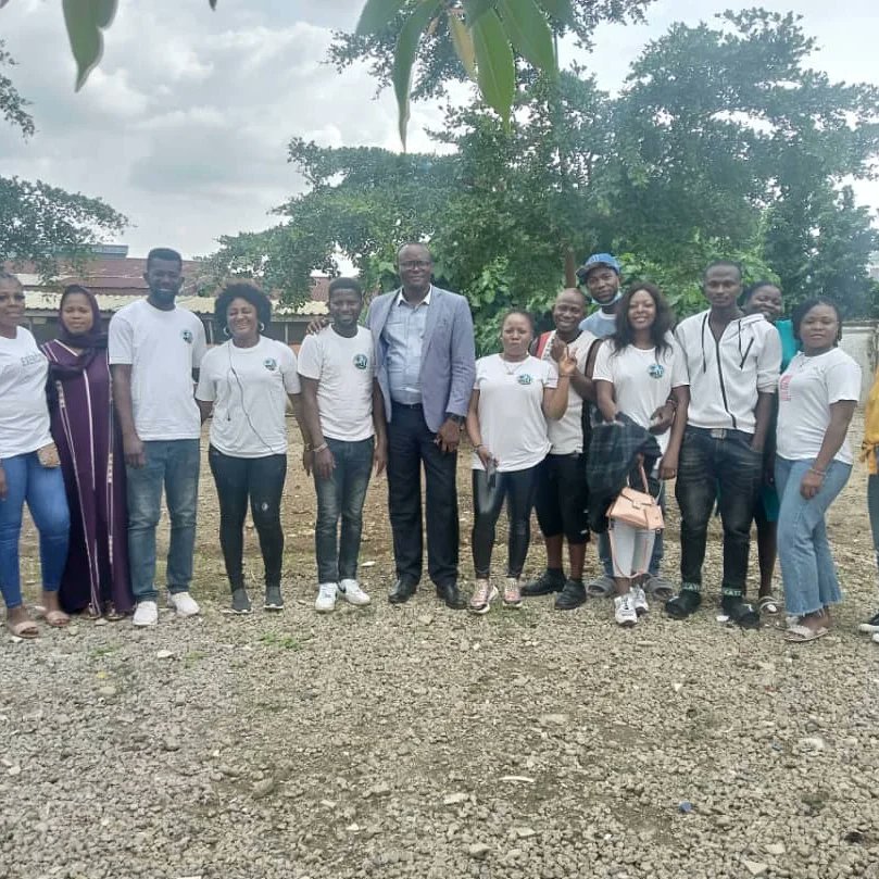 Nextgen_org's tweet photo. Honoured to have had an introductory mentoring session with members of HOPE REDEFINED FOUNDATION, Abuja. Thanks for having me. We are all in the business of seeking ways of affecting lives https://t.co/oafmkM4zCm