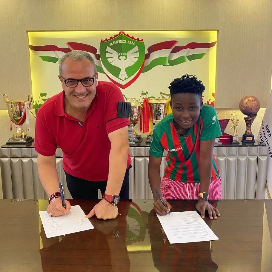 DorisAsiamah10's tweet image. Merhaba, Harika Amed Hayranları

I'm very happy to continue my story with this great club that has welcomed me and made me feel important.

Now the goal is always the same, work, grow, and win! God is great! 💚❤️🙏🏼  #3Y3ADOM