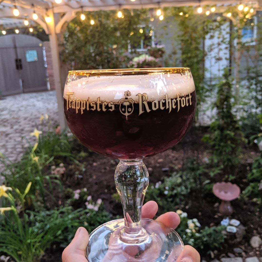 merchantduvin's tweet photo. #TrappistTuesday repost from 8/8 with Rochefort 8 by @hazelsbeverageworld Cheers to creative reasons for drinking beer! What's your best reason to drink a Trappist?
#Rochefort #TrappistBeer #ImportBeer #BelgianBeer https://t.co/iHrN3uflSY