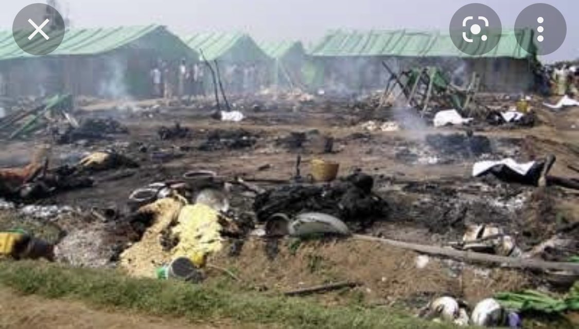 fidele_sebahizi's tweet photo. Tant que les tueurs ne seront pas traduits en justice, les rescapés du massacre de #Gatumba au #Burundi, en 2004, demanderont toujours justice. Je me souviens de cet horrible meurtre comme s'il s'était produit la nuit dernière. #FNL #Agathon #Rwasa #Pasteur #Habimana @GeneralNeva https://t.co/jrxQKeaWkW