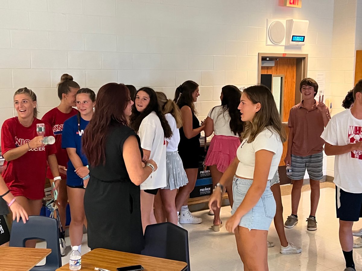 WHS students meet with Dr. Handerhan and Ms. Henry for a Student Leaders Forum today. Collaborating, communicating, and looking forward to the 2022-2023 school year! #WallTogether #StudentVoice <a href="/WallAthletics/">Wall Twp Crimson Knights</a> <a href="/WallHSKnights/">WallHSKnights</a>