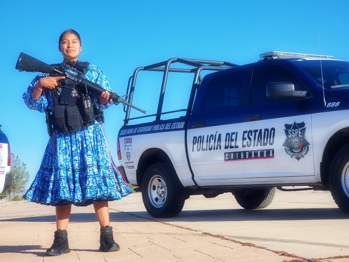 FOTOS: Mujer ralámuli cumple sueño de ser policía en Chihuahua; así porta su uniforme noticiasya.com/el-paso/2022/0…