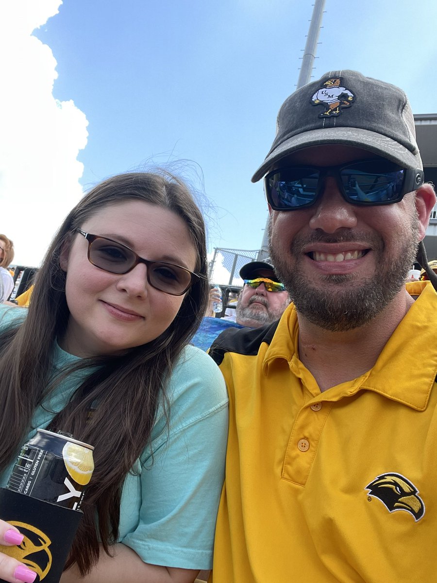 pkberry23's tweet photo. @marchant_kenney @angela_m_kenney @SouthernMissFB https://t.co/lwhJz8khNE