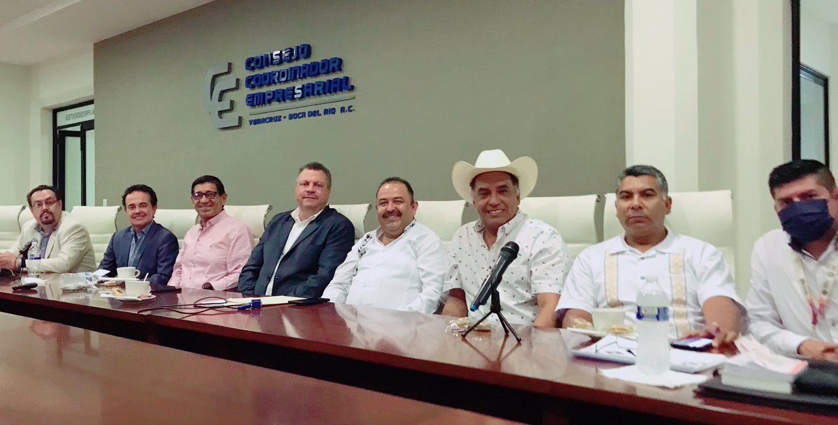 ArteagaAponteMX's tweet photo. Contribuir en la creación del marco jurídico adecuado, que garantice el derecho a la movilidad en condiciones de seguridad, que hoy son necesarios para el crecimiento del sureste de #México.
#CompromisoPermanente por #Veracruz. https://t.co/eWFe1svJmI