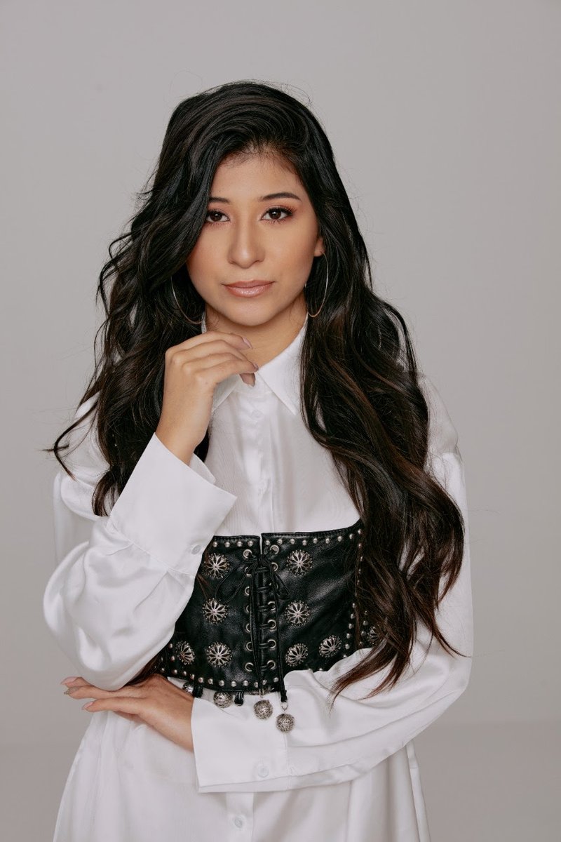 #NICOLEVEGA, LA ARTISTA LIDER FEMENINA Y EJEMPLO A SEGUIR PARA LOS MIGRANTES. Ver #NotaDePrensa por zonavipweb.blogspot.com/2022/08/nicole… gracias a <a href="/GrowPrensa/">Grow Prensa</a> RT