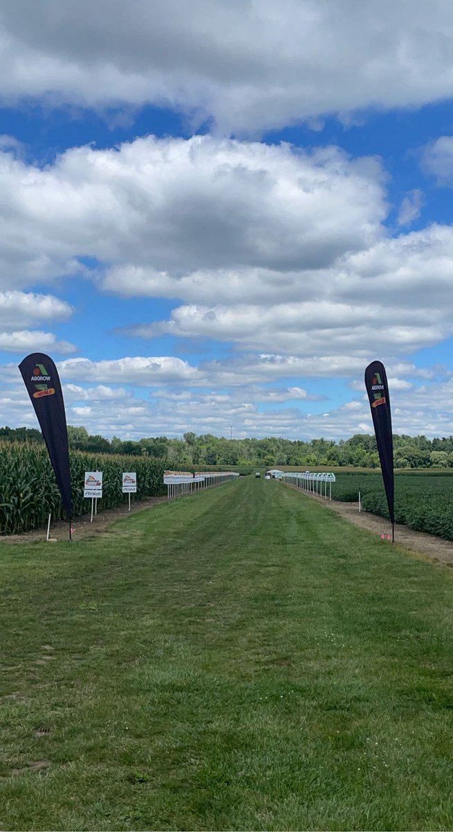 DKCAS_MI's tweet image. A great first day at the Mason Tech Center for our Grower Showcase Days! Continuing to learn and help tackle seasonal challenges along the way! @Asgrow_DEKALB #Bayer4MI #WinningHasRoots