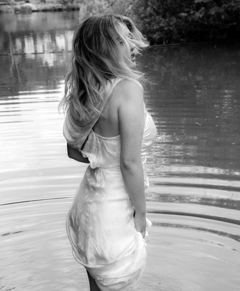 sunsetkit's tweet image. omg she’s unreal