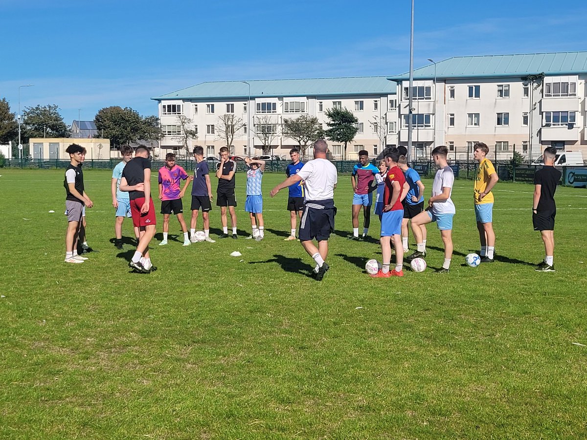 MervueUnitedAFC's tweet image. Great to have @PassNSupport1 @SteveLilley4 at Fahy's Field this afternoon doing some coaching sessions with our U12 and U17 squads getting ready for the new season.
@Ger227Ger 
#realplayerdevelopment