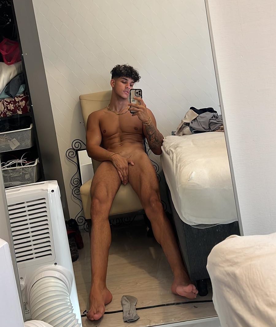 sepantaarya's tweet photo. RT if you’d take a seat 😜😈 https://t.co/hs2hL4q1V4