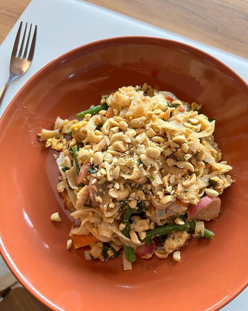 Dinner was #turkeypadthai but I used #chickenmince instead. Tasty. 

From @thebodycoach #joewicksfamilyfood 

#joewicks #healthyrecipes #thaifood instagr.am/p/ChDGkrvsv83/