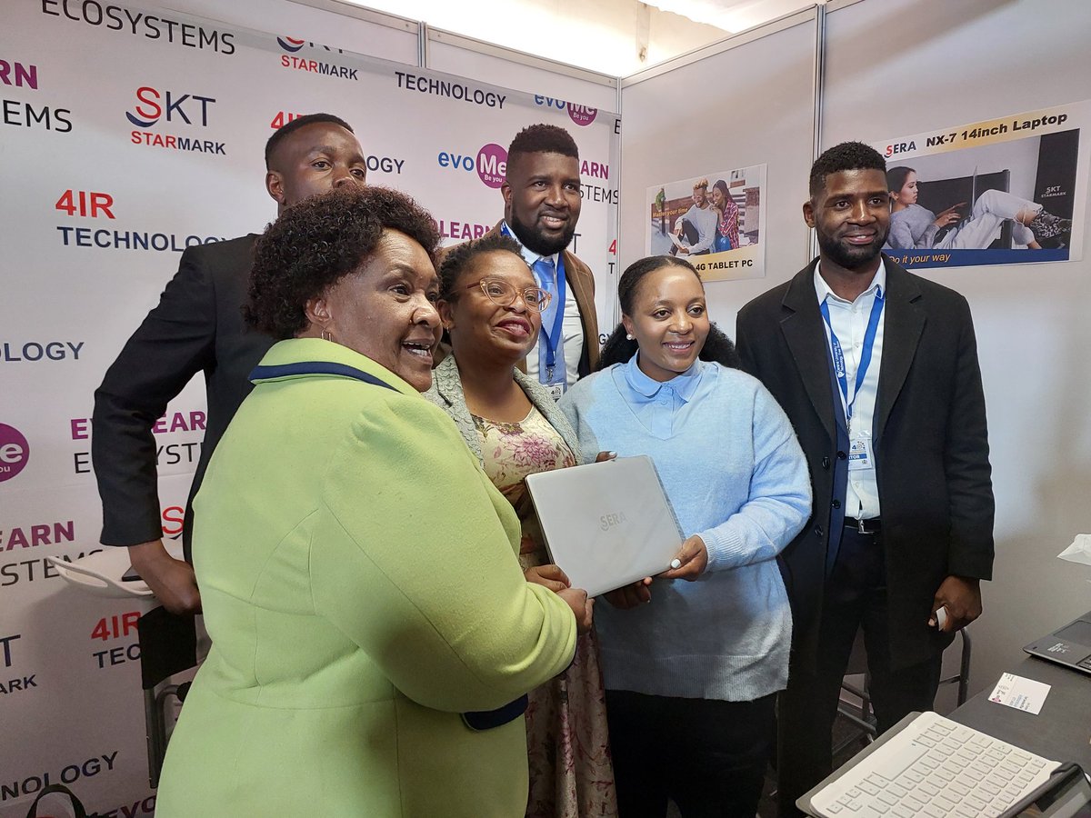 SaStarmark's tweet photo. It was an honour to grace our SERA XN-7 Laptop to the Honourable Minister of Communications &amp; Digital Technologies. #CelebratingWoman #SERA #FreeState https://t.co/RBFdudoUYD