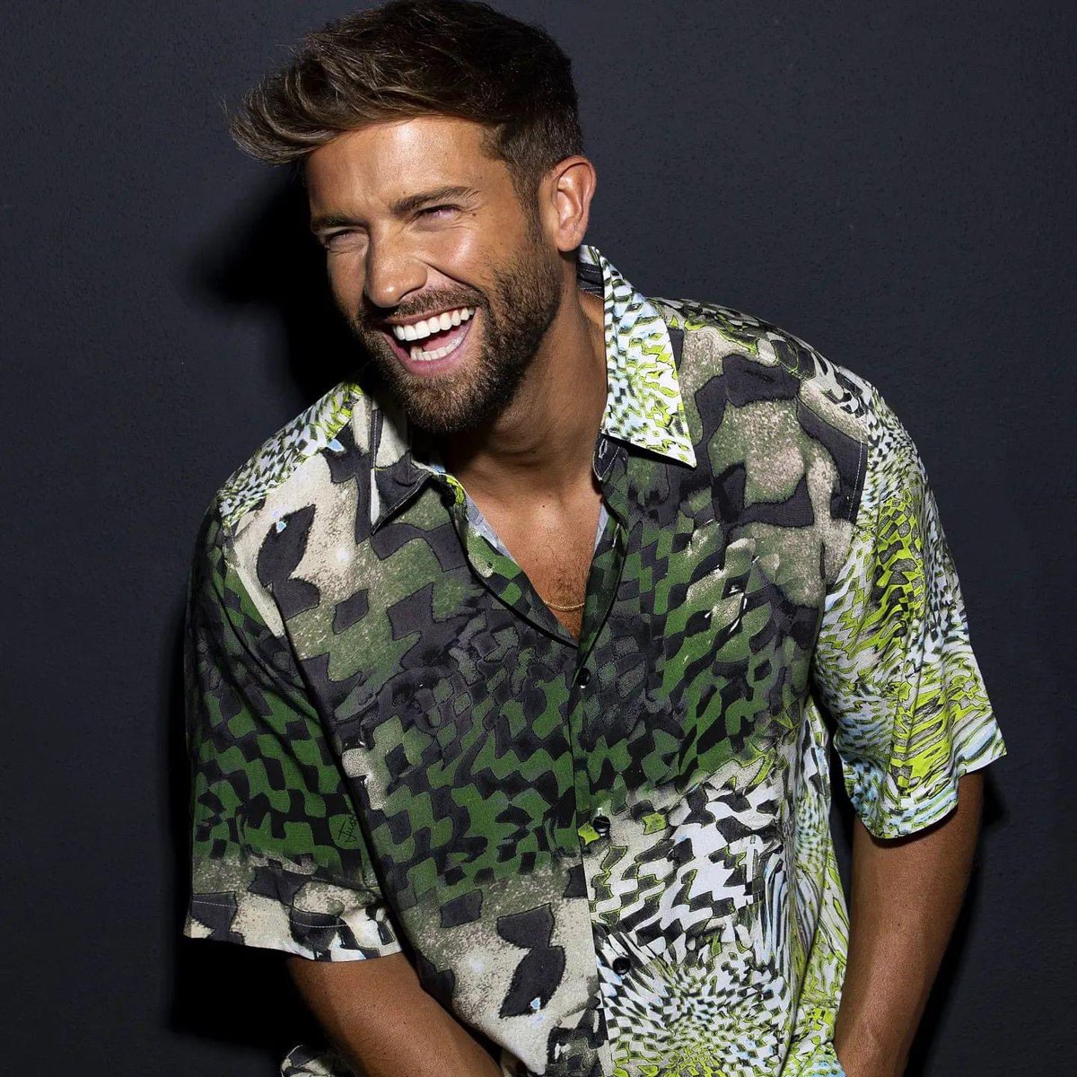 Gracias <a href="/KerubeD/">Kerube Díaz Vaccaro💋</a> por este especial de <a href="/pabloalboran/">Pablo Alborán</a> en <a href="/EstereoAzul/">Estéreo Azul 100.9</a> Estamos en el trabajo con una sonrisa