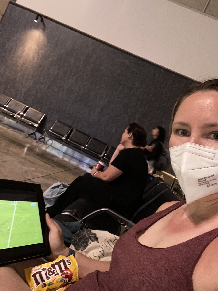 binncheol's tweet photo. Went to Alicante airport a few hours early so I could watch the match 😂 #HoopsInEurope #watchLOI https://t.co/tYI70Q4vnr