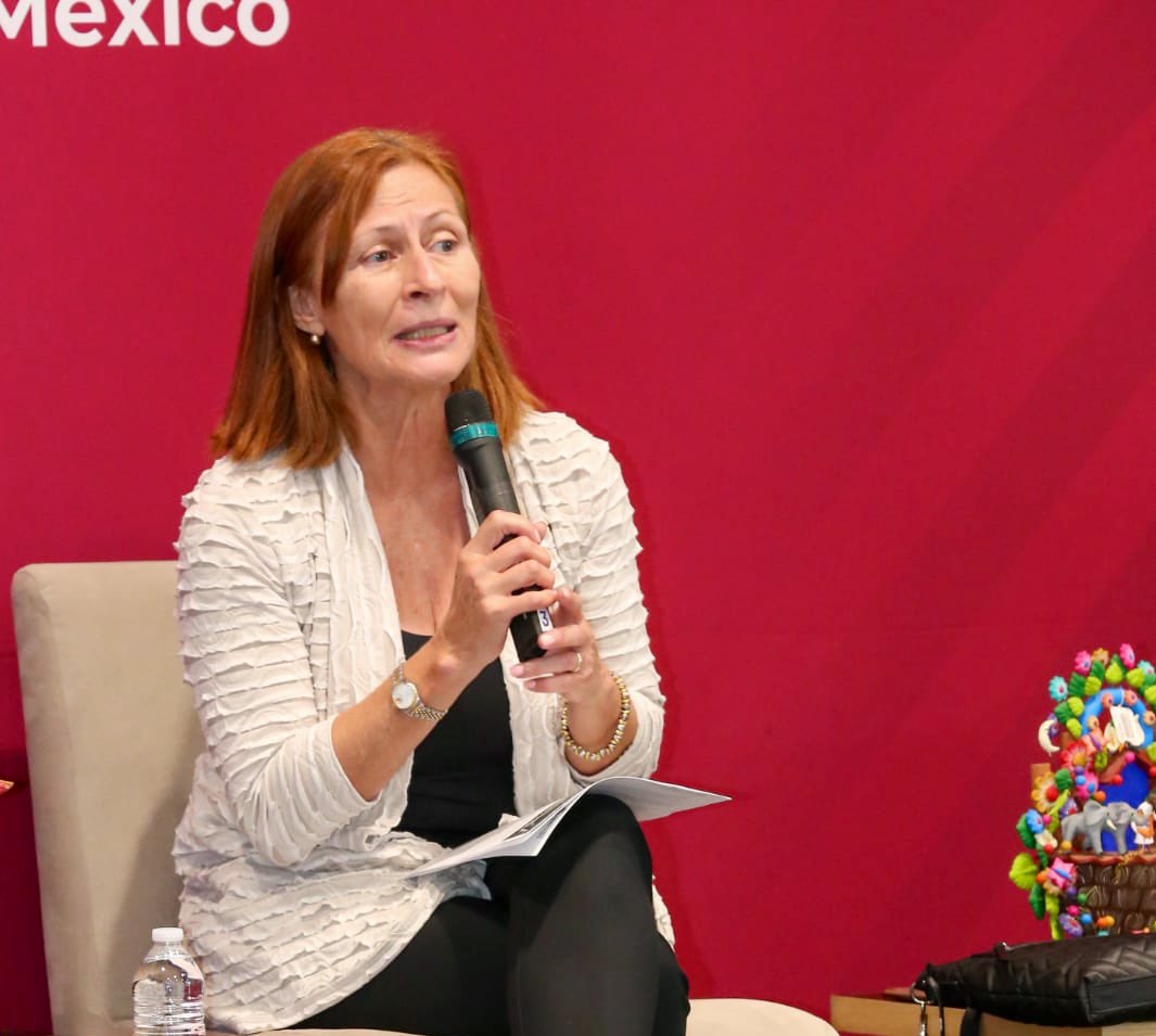 tatclouthier's tweet photo. #México tiene un ecosistema próspero para fortalecer la cadena de #semiconductores que lo hace atractivo para las #inversiones que resulten de la ley de Chips aprobada en #EEUU, así lo comentamos en el foro: Fortalecimiento de las cadenas de semiconductores y TIC entre 🇲🇽y🇺🇸. https://t.co/NoaaRHhwYQ