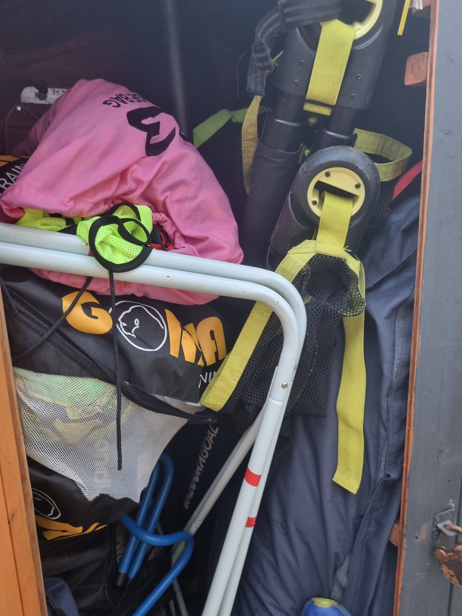 TStarsGirlsFC's tweet photo. How a coaches garden shed looks when the car needs a service and MOT 🥅⚽️🥅⚽️⚽️⚽️⚽️🪜🟡🟠🔴⚪️🔵⚽️⚽️⚽️🥅🪜🥅⚽️⚽️⚽️ https://t.co/azXUOHhfSn