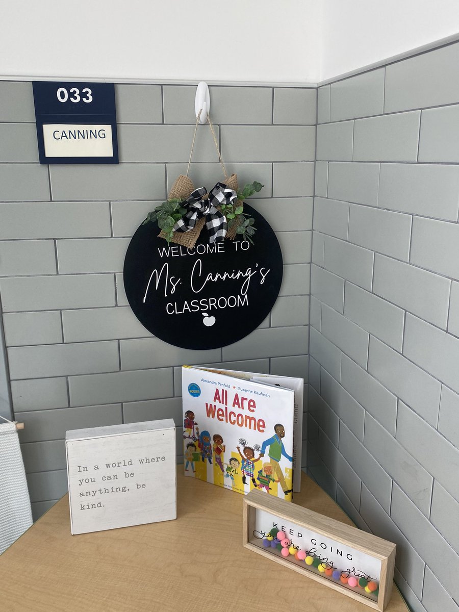 MsCanning1's tweet photo. Welcome to Room 33!! 📚🎉 https://t.co/azjwAlMbvw