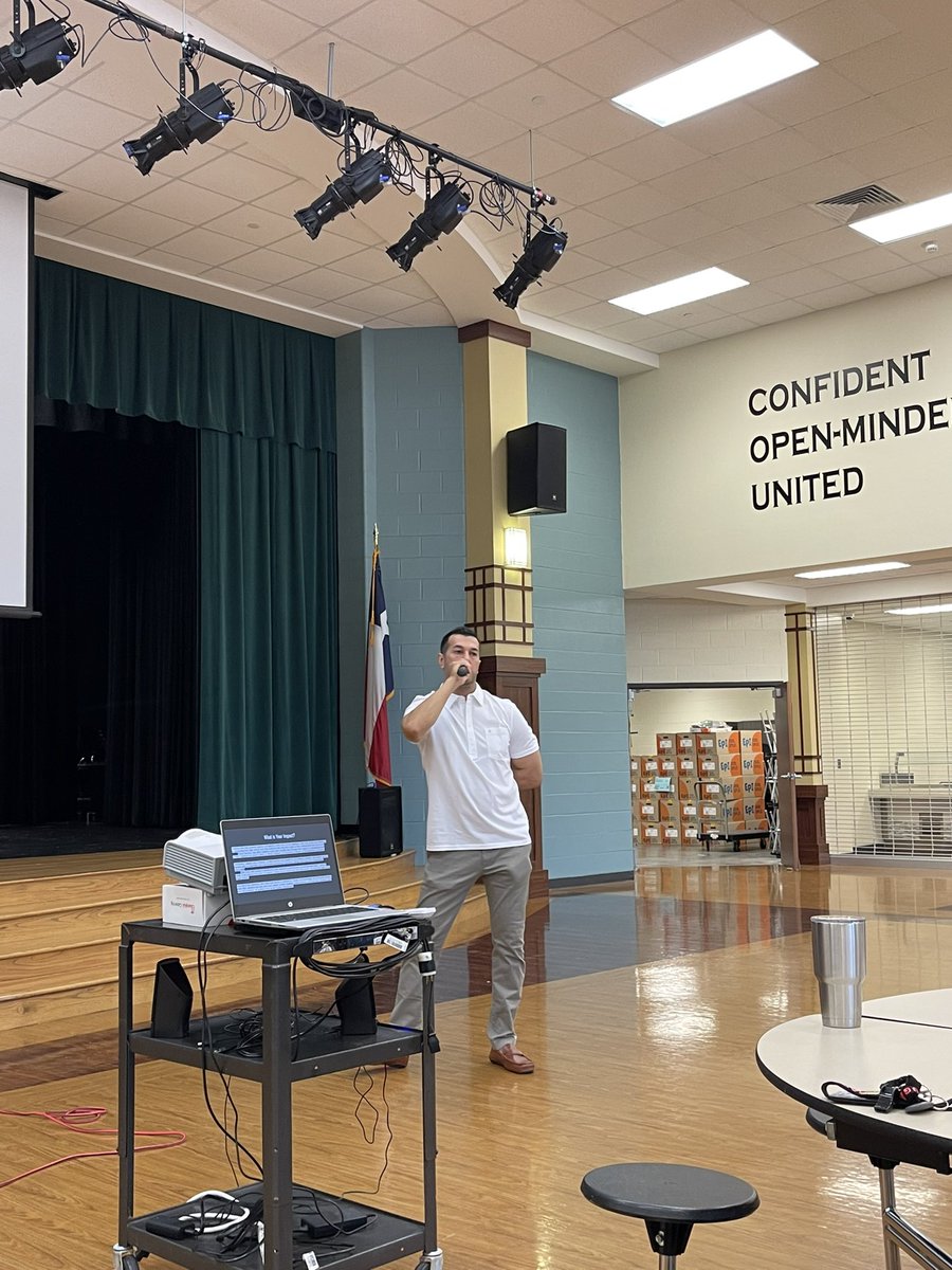 BrandiHalverson's tweet image. Started our today with #knowyourimpact with @cpjh_jv, #visablelearning #learningpit #personalizedlearning  with @alliepruett and PD sessions! #emotionalbackpack #pbis #totallytomball @TomballISD @TISDCPJHS @TStudentsupport #knowyourimpact #teamtomball #destinationexcellence