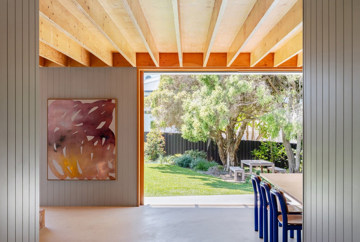 bartlett_jane's tweet photo. The modern art in this home gives it a unique feel. #housegoals #interiordecorating  https://t.co/izSjqGXoZB https://t.co/20rFN4lv3e