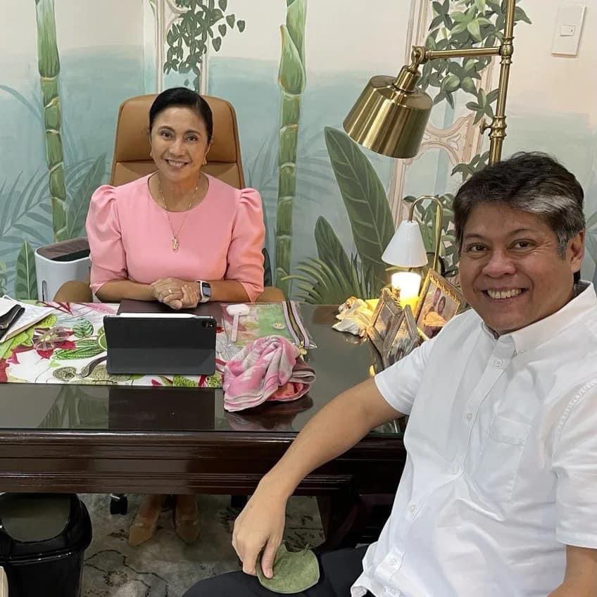 Angat buhay president at kakampinks reunited…pag uusapan  ang next move hehe✌️peace