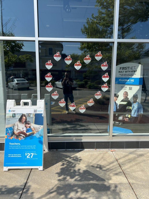 TheRealOurNE's tweet photo. It’s #TeamTuesday! August is all about AHA! ❤️🫀Shoutout to Harvard Square and Wareham Crossing for decorating their walls and windows with hearts! 👏Don’t forget about our AHA Design Contest, the team with the best heart design wins a $100 Fill the Fridge! #OurNE #OurNEhasHeart https://t.co/Q9Zh5oTCqx