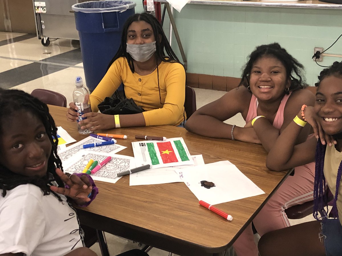 dmbanks5's tweet photo. Rosemont Girls rock#6thgraders https://t.co/bE5gUYRoYe