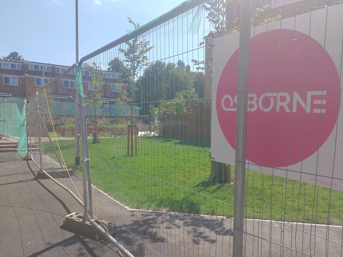 mauimau's tweet photo. There's a hosepipe ban coming in London and water shortages in the UK. Yet in @lb_southwark this unused, uninhabited grass in an unfinished development in Nunhead is watered with sprinklers. Anyone's grass this green ATM? https://t.co/QHpOXrCoQW