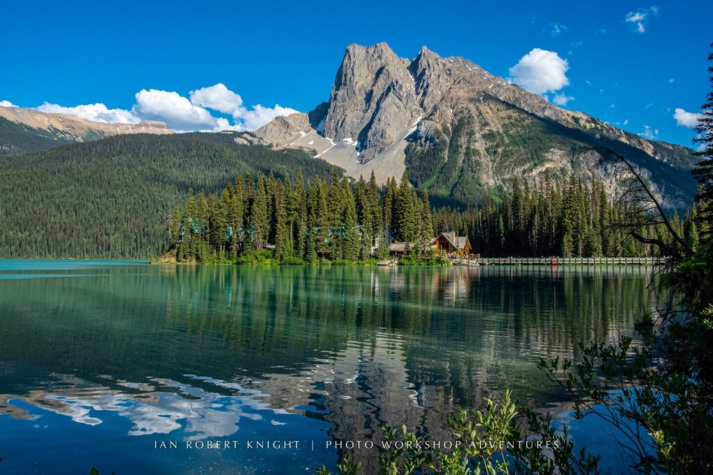 ianrobertknight's tweet photo. Emerald Lake, one of Yoho National Park's gems, is a delight to see any time of day and any time of year. 

The little chalets you see on that island spit belong to Emerald Lake Lodge. It boasts a technology-lite approach to lodging, with no cell service… https://t.co/mMcrwIZhTN https://t.co/JL6W358Lxi