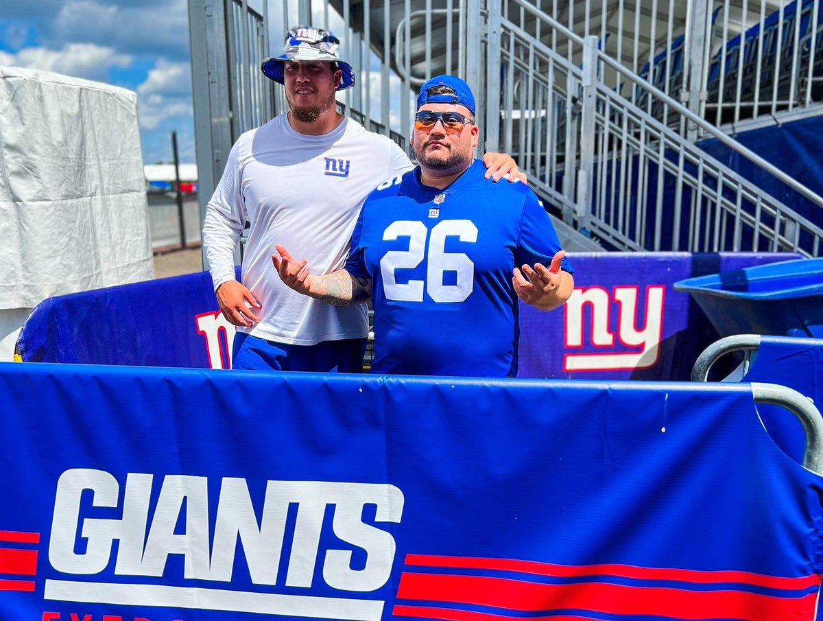TobiasEats's tweet image. From Feasting at #BossaFish (Elizabeth,NJ) 🐟 to #SendingIt at the @Giants #TrainingCamp 🏈💙 @nickgates77 &amp;amp; I are pumped to start showing you guys some Clips of our new upcoming Foodie Adventure 🔥 Who’s Ready to #SendIt With Us!? 😎