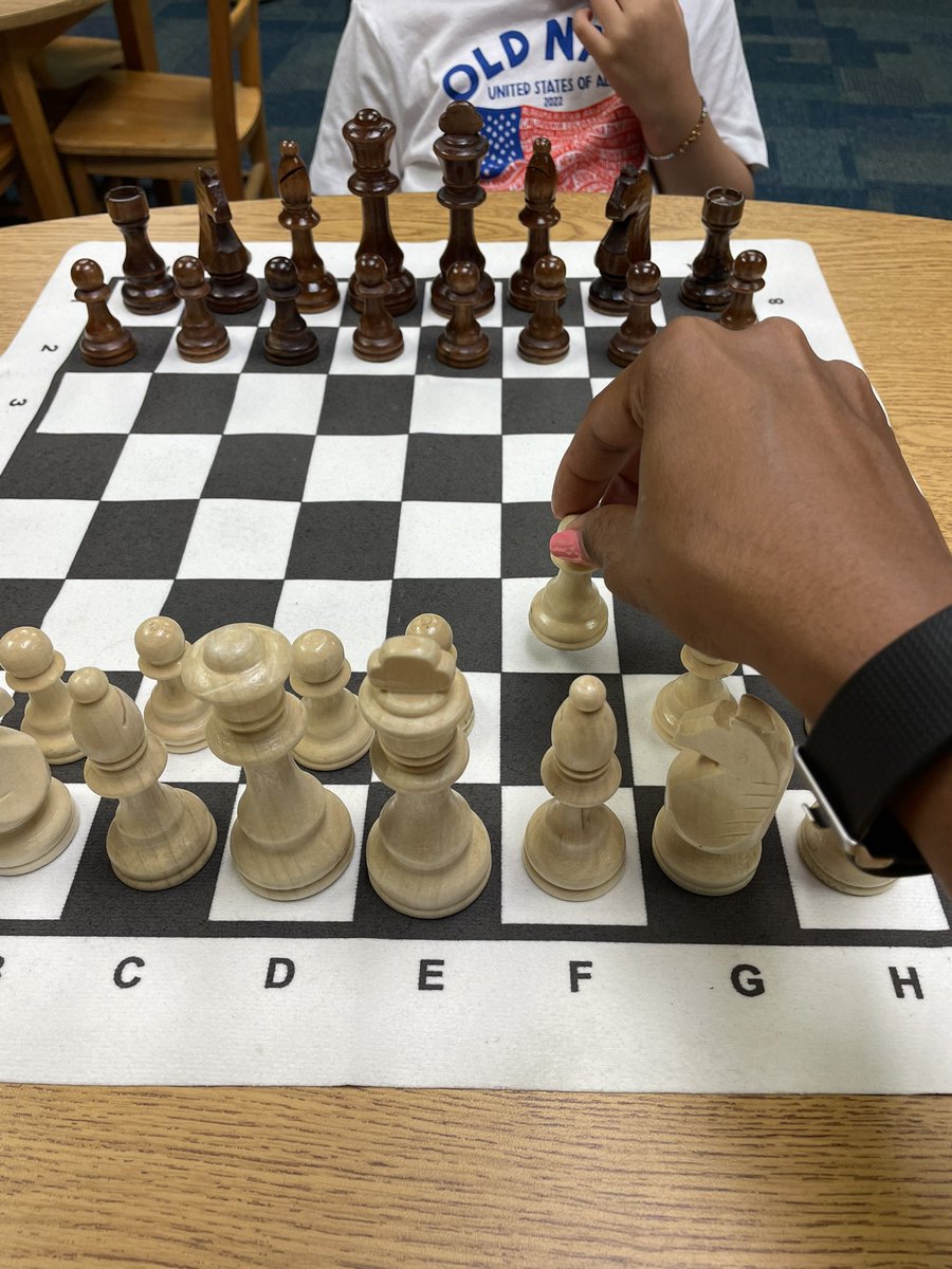 educatorwhoblog's tweet photo. Today marks the 17th yr as the School Counselor @HendricksEsGA & I got to spend my morning learning how to play chess by a kinder Ss in @Johnson_KellyA class. #lovemyjob #studentswholead #HuskyChat #relationshipsmatter #mademyday @CobbSchools https://t.co/J7IDUDz6wt