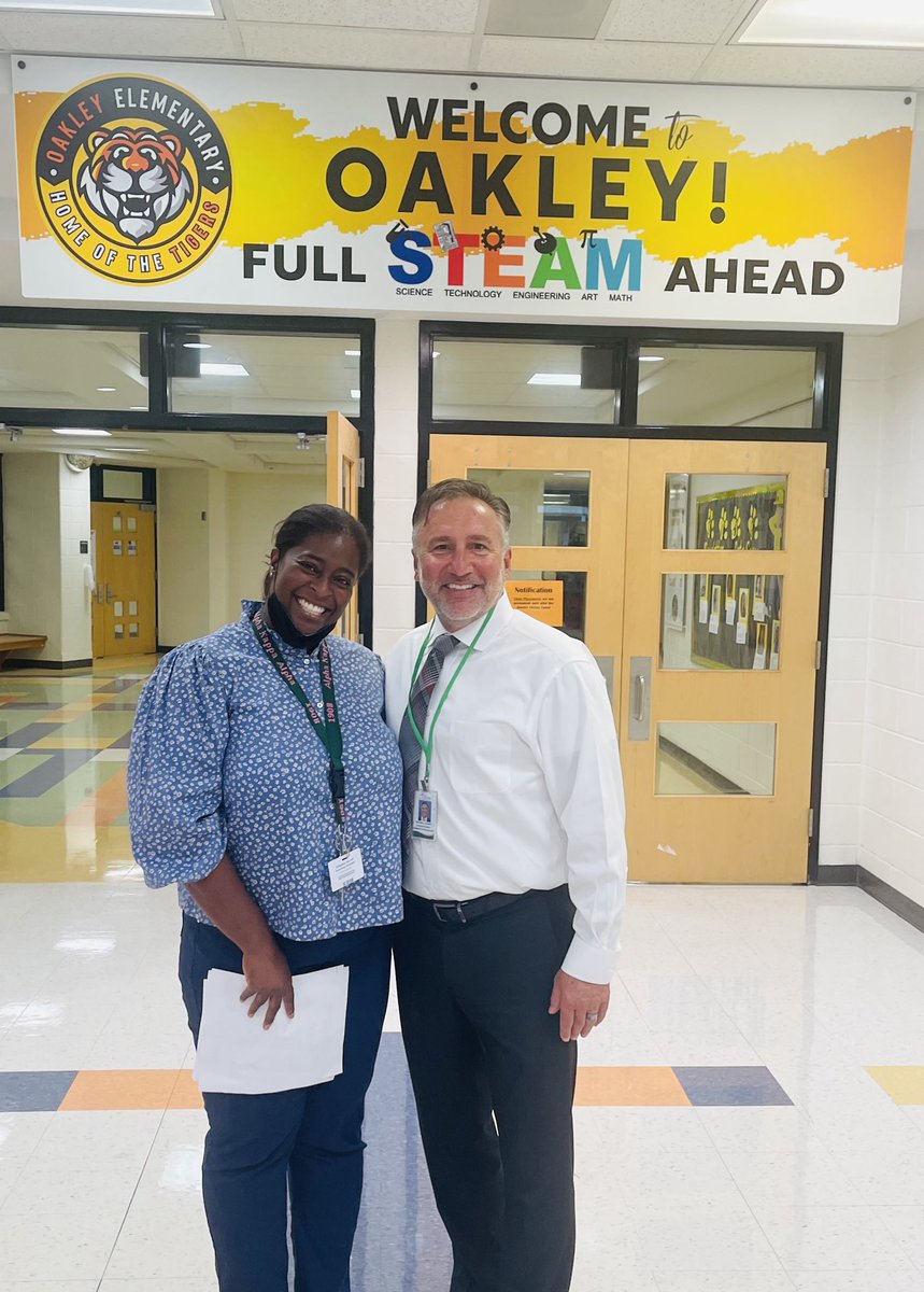 HarrisLovesKids's tweet photo. I had the pleasure of meeting Dr. Looney! https://t.co/5bnNDnrJt7