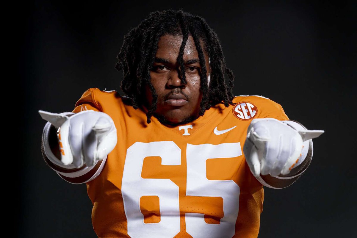 CamronDouglas1's tweet photo. this for dem who doubted🚶🏾‍♂️🫣..  @rodwave 
@Vol_Football 🍊
#AGTG🙏🏾
#freedabros🩸 https://t.co/VE8stm2teB
