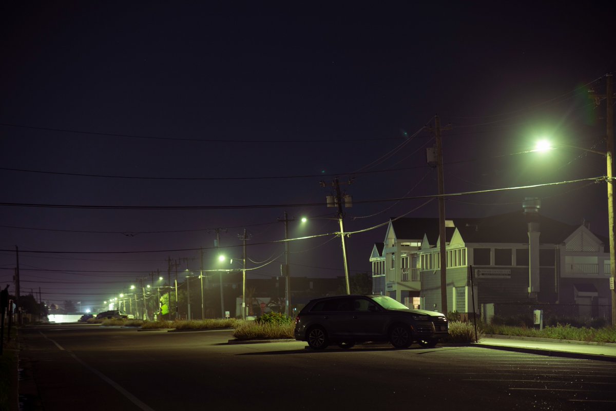 rock_hyrax's tweet photo. It was still 88 degrees in the apartment at 11pm, so I night-biked to #AtlanticBeach, met some #ghosts on the #boardwalk. #overnight #photography https://t.co/HNW031csiD