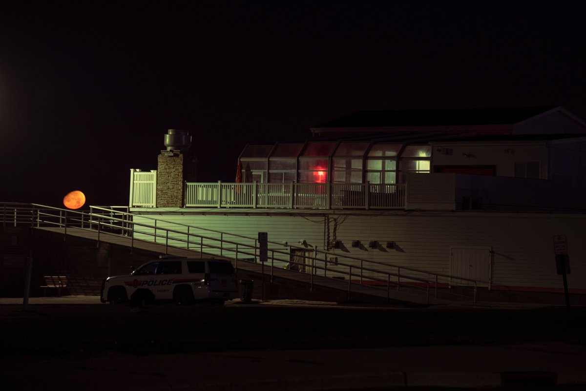 rock_hyrax's tweet photo. It was still 88 degrees in the apartment at 11pm, so I night-biked to #AtlanticBeach, met some #ghosts on the #boardwalk. #overnight #photography https://t.co/HNW031csiD