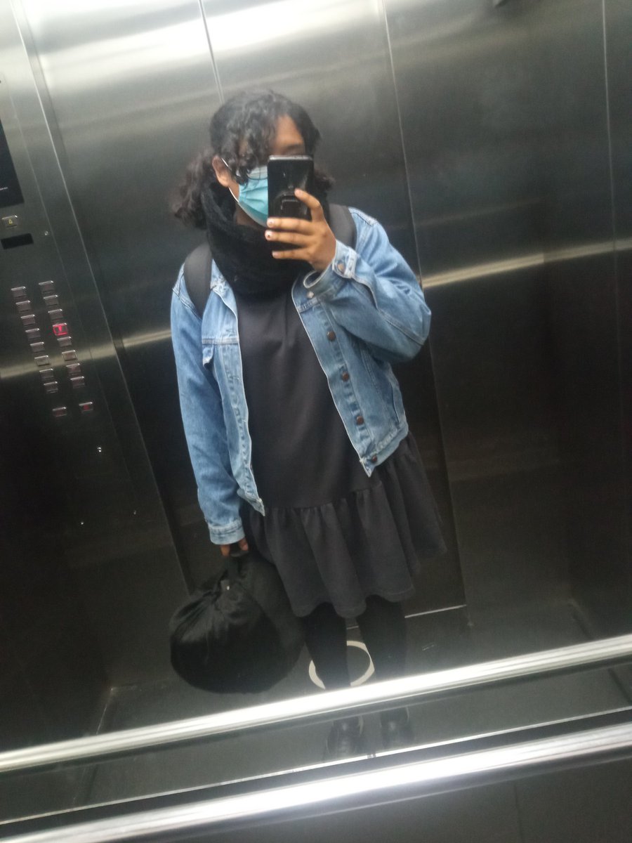 _akcia's tweet photo. Serie "yo en el ascensor" parte 1 https://t.co/SNxtf2Hbt9
