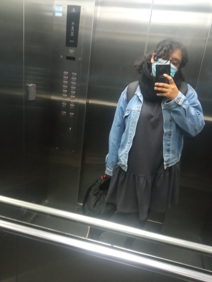 _akcia's tweet photo. Serie "yo en el ascensor" parte 1 https://t.co/SNxtf2Hbt9