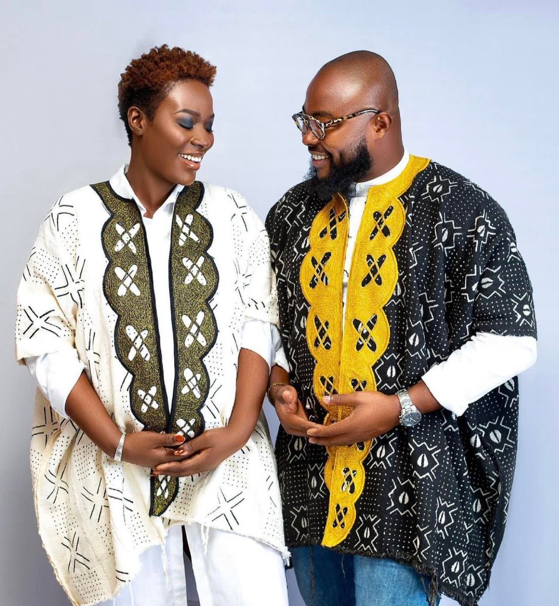 EntAfroCaribeen's tweet photo. KIGNON - @kignon_ prône le retour aux sources avec ces cardigans made in Côte-d'Ivoire.
#blacksbusinessfrance #blackbusiness #blackwomenwnedbusiness #blackowned ⠀
#businessafrica #afro #supportblackbusiness #blackconnection #mode #fashion #blackfashionista #cotedivoire https://t.co/qa5pR2hrod
