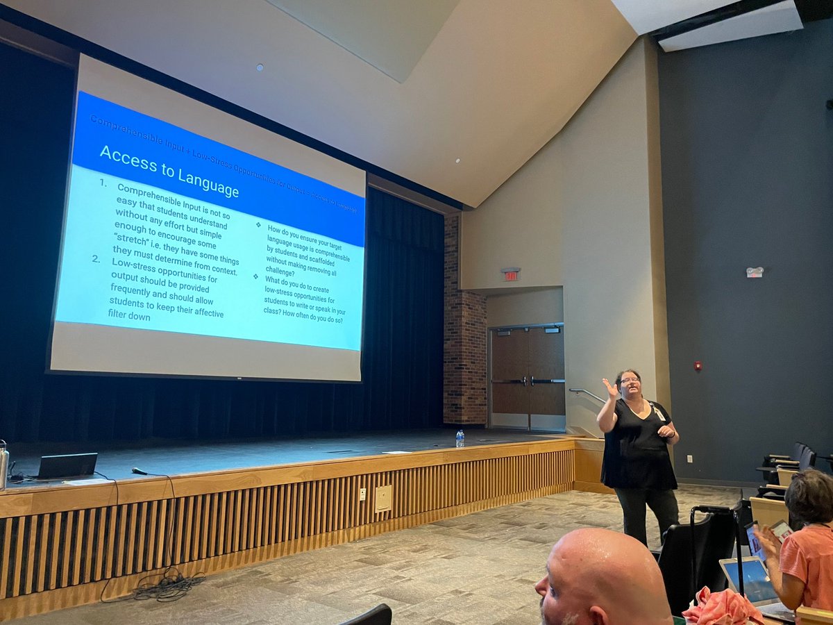 Thanks to everyone who attended my session on supporting student target language usage! (And thanks to my dept for pictures!) @AISDBowie @AISDMultilingue