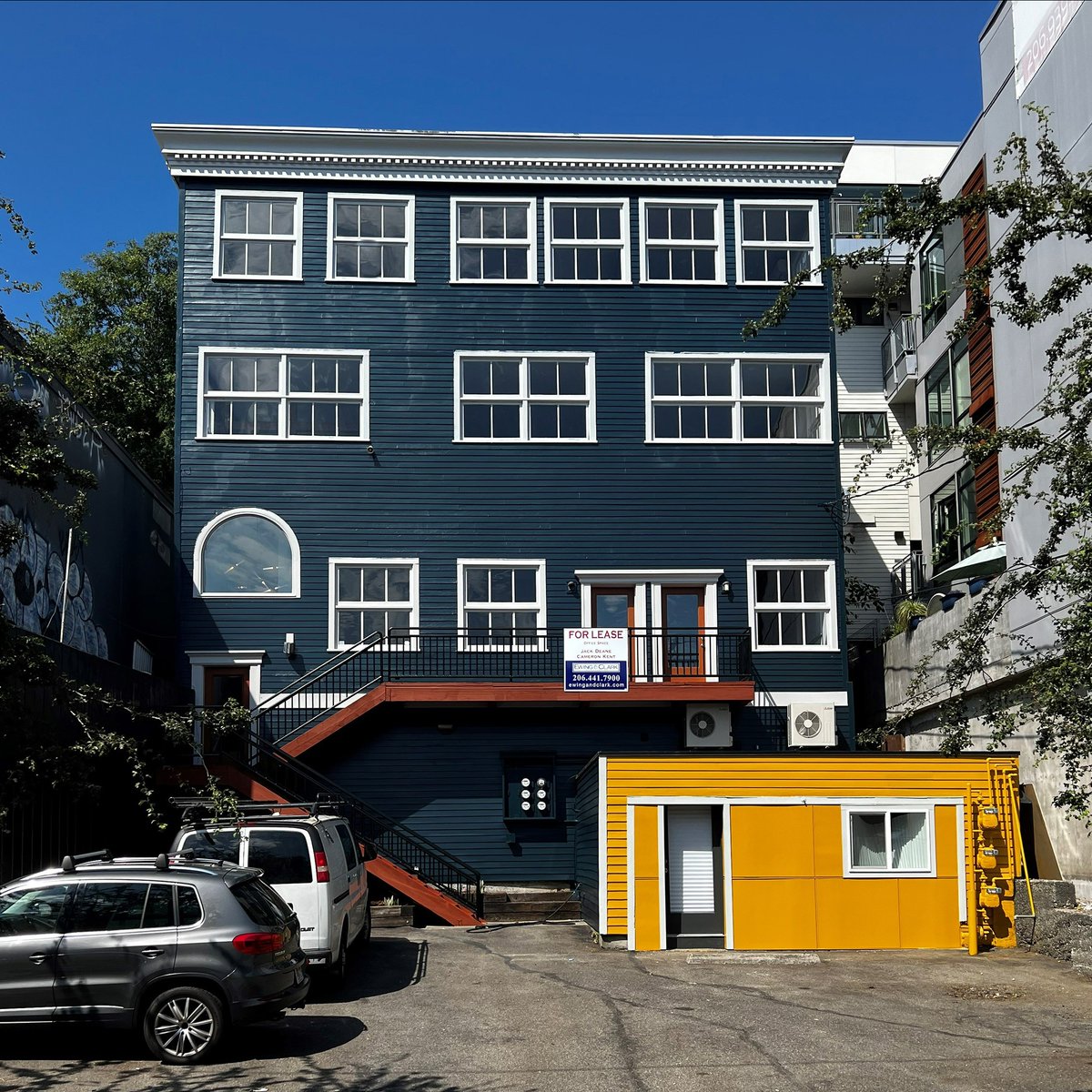 EwingandClark's tweet photo. Beautifully remodeled turnkey office spaces available for lease on Dexter Ave N!  
·
·
·
#ewingandclark #commercialrealesate #seattlerealestate #seattlecommercialrealestate #seattlebusiness #seattlesmallbusiness #seattleofficespace #southlakeunion https://t.co/iRAELE5Oyi
