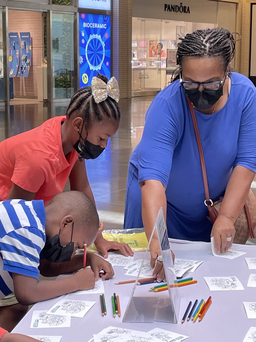 unitedtolearn's tweet image. United to Learn was thrilled to be at @northparkcenter over the weekend! We had so much fun getting people involved with #LearningLaunch, our back-to-school program that provides teachers the supplies they need!
#LearningLaunch2022 #backtoschool #U2LSchools @dallasschools