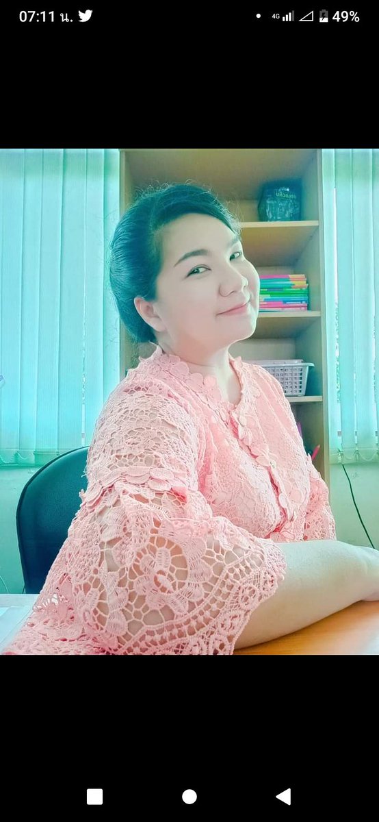 chxb_thea's tweet photo. ครูแหม่มที่โรงเรียนเก่าผ่านไปกี่ปีก็ยังน่าเย็ด https://t.co/340PQdK0p7
